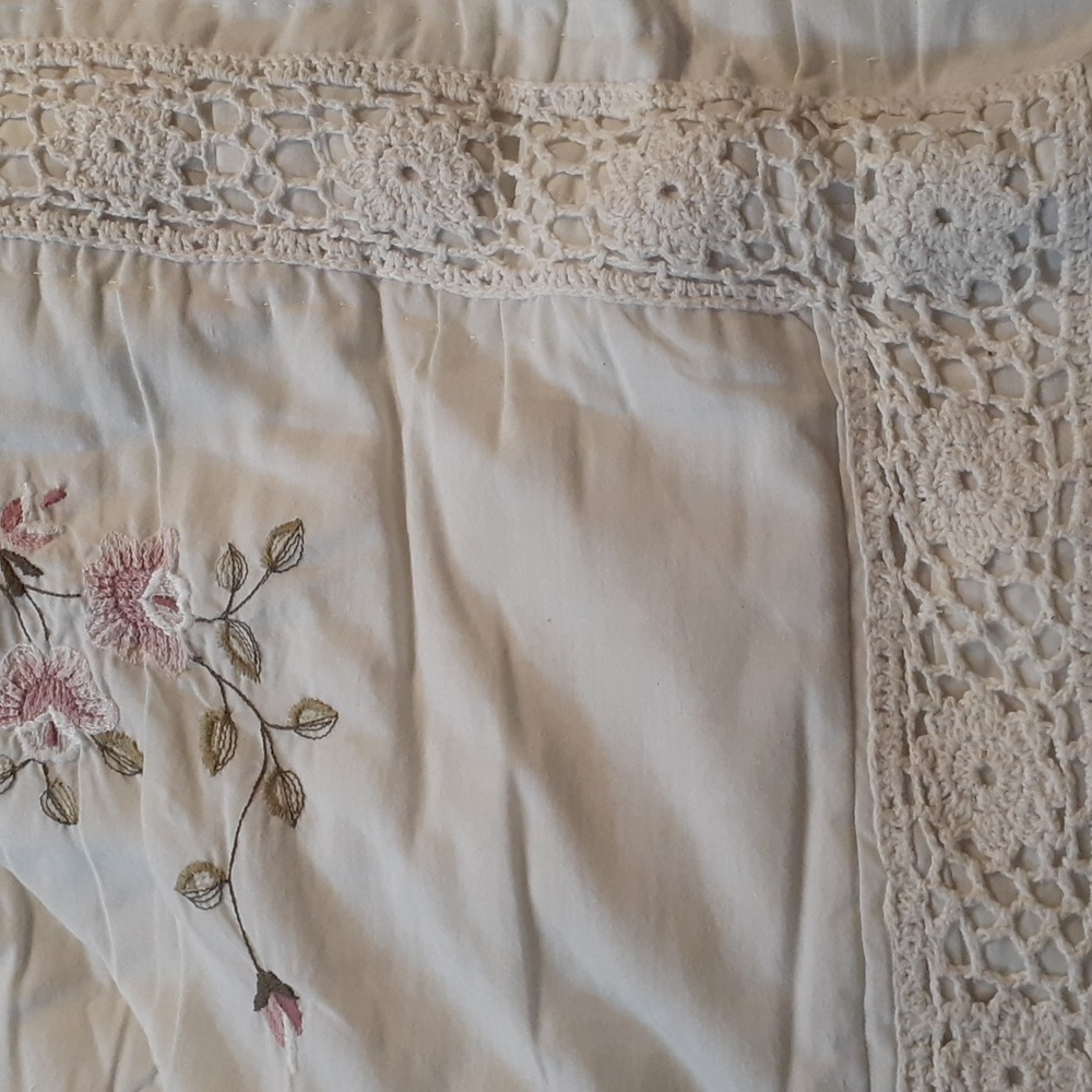Bedspread - Picture 3 of 3
